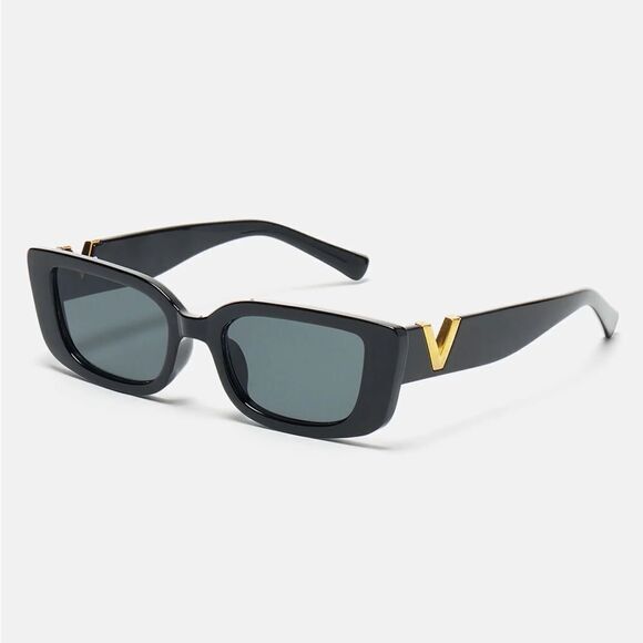 REVOLVE Accessories - Black and Gold Sunglasses C11